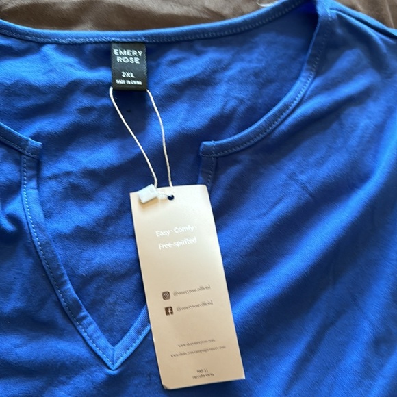 Top - Picture 2 of 2